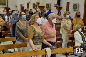  Decenas de fieles rinden pleitesía a San Antonio de Padua en Clavellinas/Francisco Javier Santana.